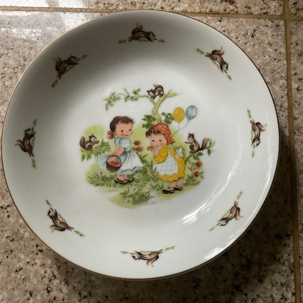 Pair Mid Century SE YEI  Children’s Bowls